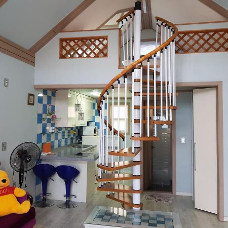 Rainbow Hill Pension Namhae Exterior photo
