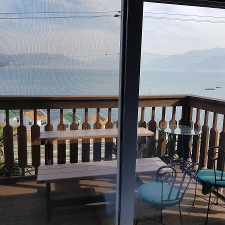 Rainbow Hill Pension Namhae Exterior photo