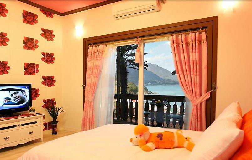 Rainbow Hill Pension Namhae Exterior photo