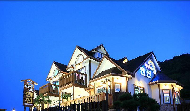 Rainbow Hill Pension Namhae Exterior photo